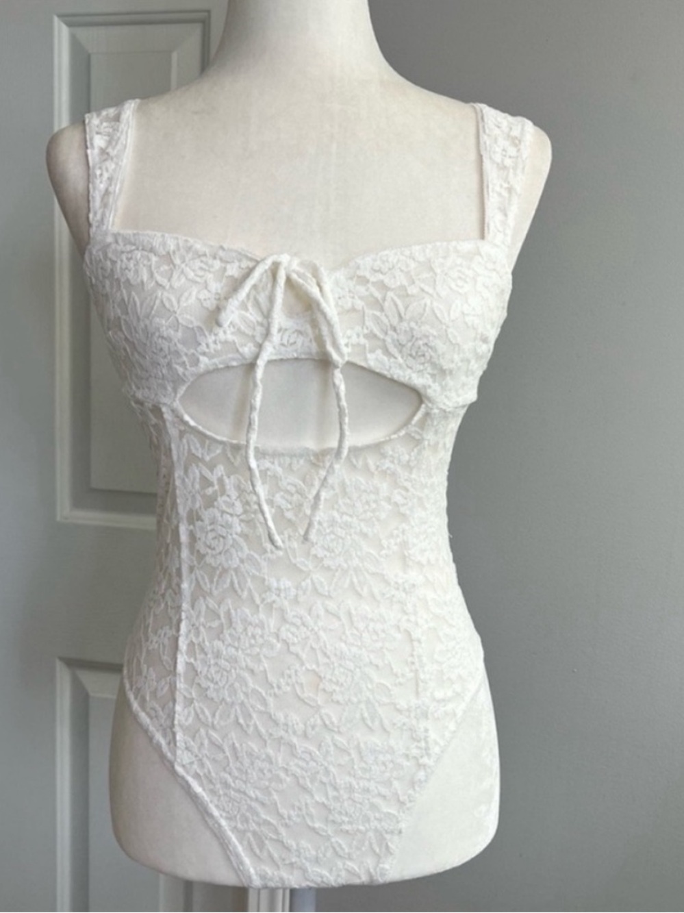 Free People White Lace Bodysuit
Size S